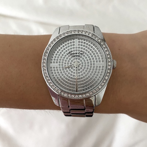 Kenneth Cole watch - Picture 2 of 3